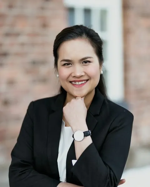 Lucia M., Architect