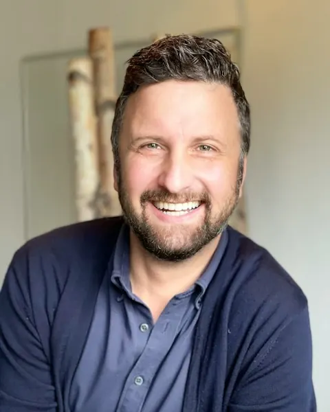 Gustavo M., Operations manager